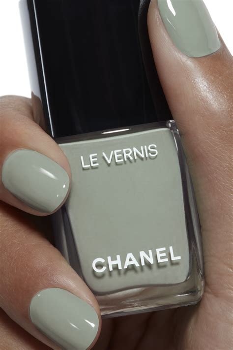 chanel 131 nail|LE VERNIS Longwear nail colour 131 .